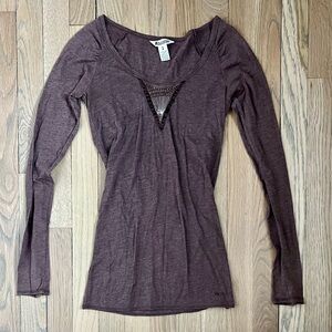 HOLLISTER Embellished Long-Sleeved Tee. Size Small.